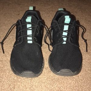 Black and baby blue Nike Roshe Run